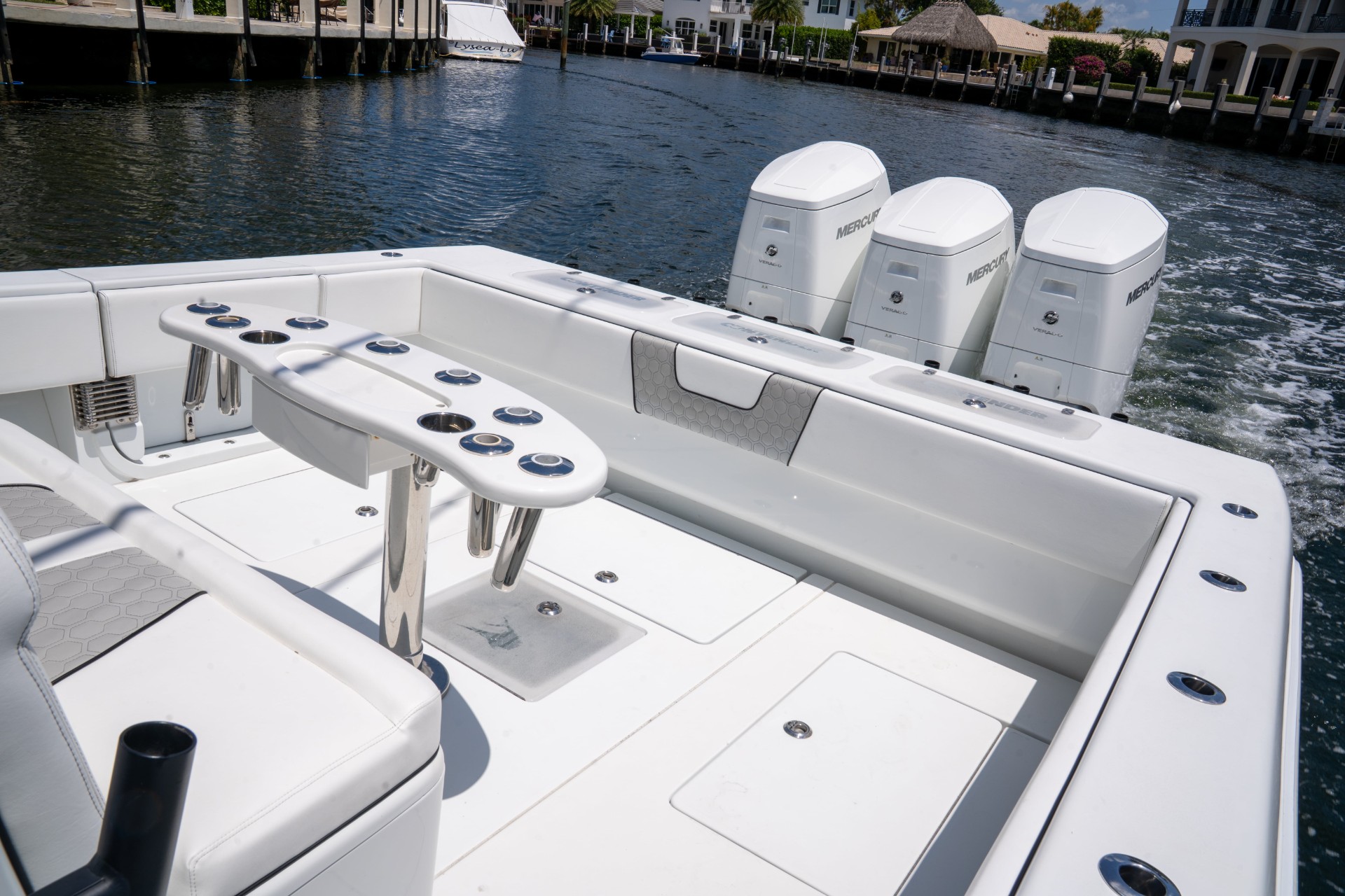 Yacht Photo 14